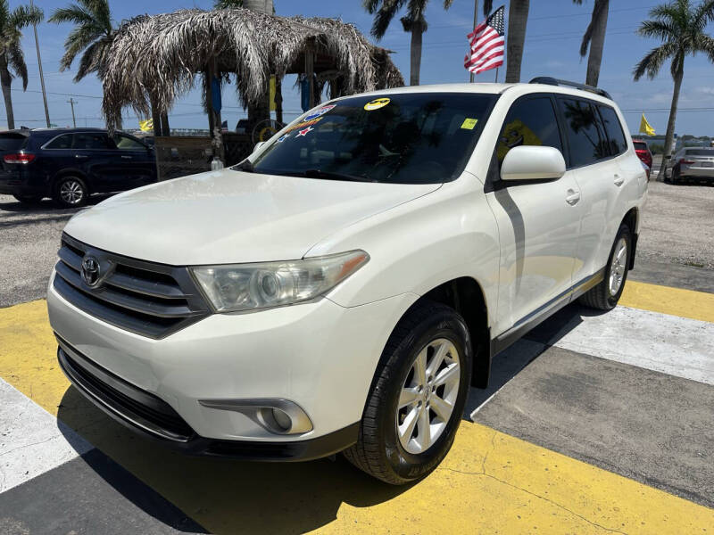 Used 2013 Toyota Highlander Plus with VIN 5TDZK3EH1DS108986 for sale in Melbourne, FL