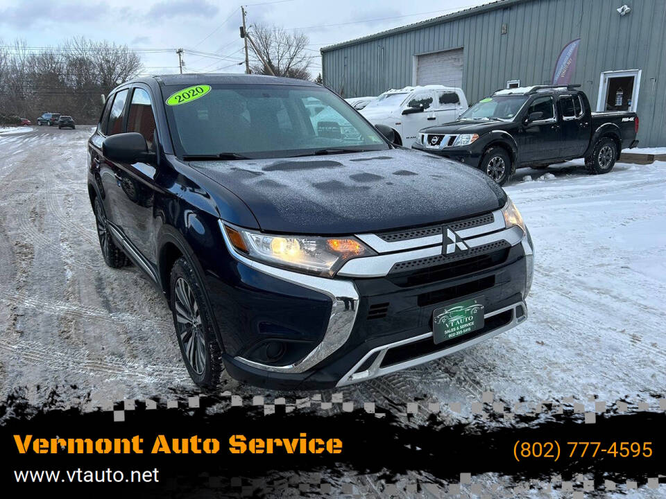 2020 Mitsubishi Outlander ES's photo