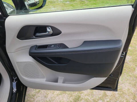 2024 Chrysler Pacifica Plug-In Hybrid Select