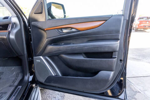 2017 Cadillac Escalade Luxury