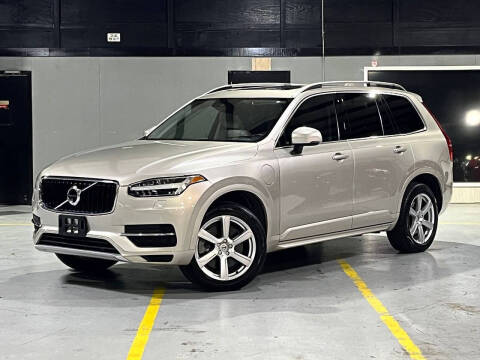2016 Volvo XC90 T8 eAWD Momentum