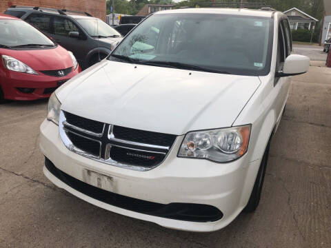 2012 Dodge Grand Caravan for sale at Best Deal Motors in Saint Charles MO