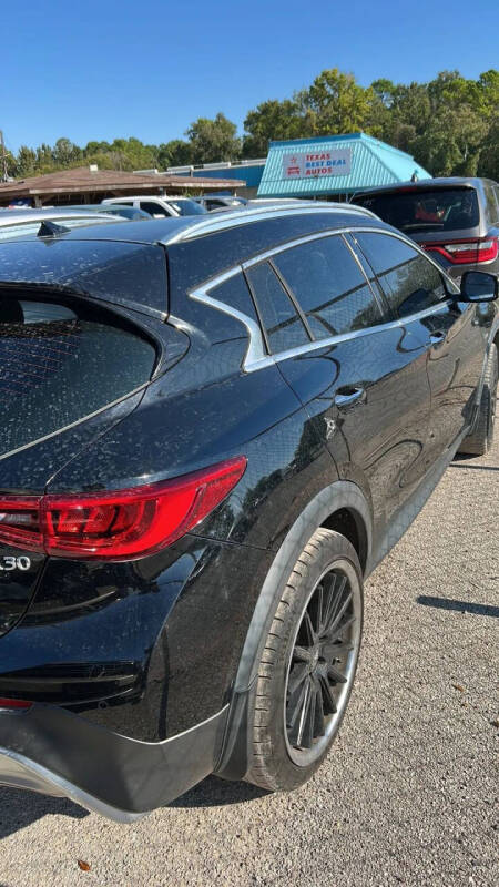 2017 Infiniti QX30 Premium