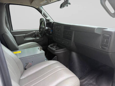 2023 GMC Savana 2500