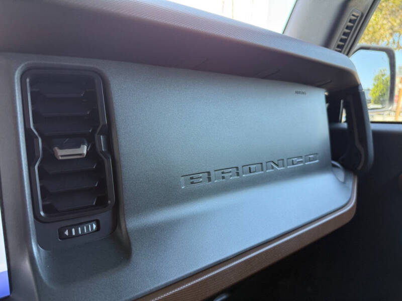 2024 Ford Bronco Outer Banks