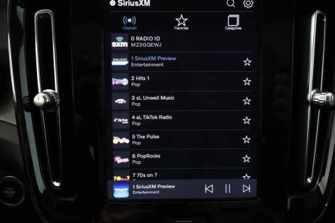 2024 Volvo XC40 B5 Plus Dark Theme