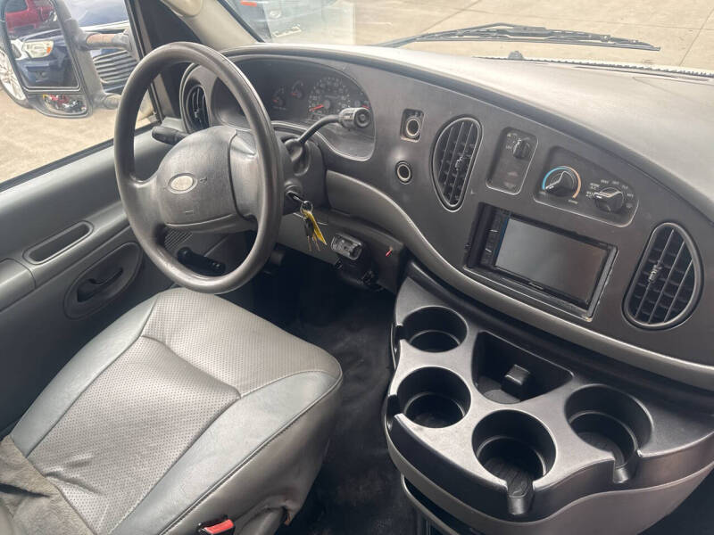 2003 Ford E-Series E-450 SD