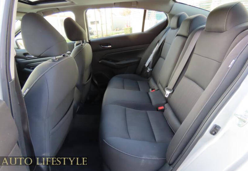 2021 Nissan Altima 2.5 SV