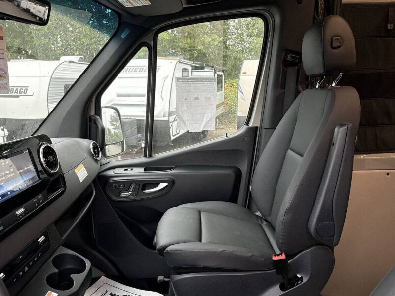 2025 Mercedes-Benz Sprinter