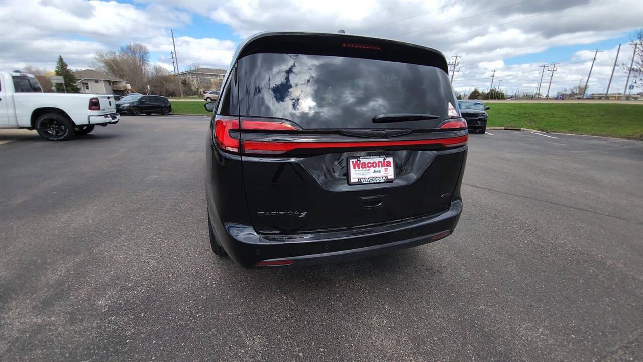 2024 Chrysler Pacifica for sale at Victoria Auto Sales in Victoria, MN