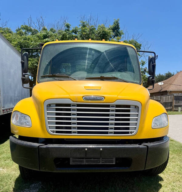 2020 Freightliner M2 106