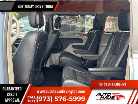 2013 Chrysler Town and Country Touring-L