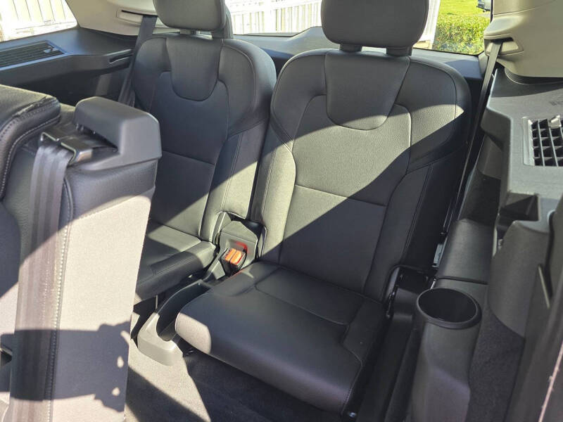 2019 Volvo XC90 T6 Momentum