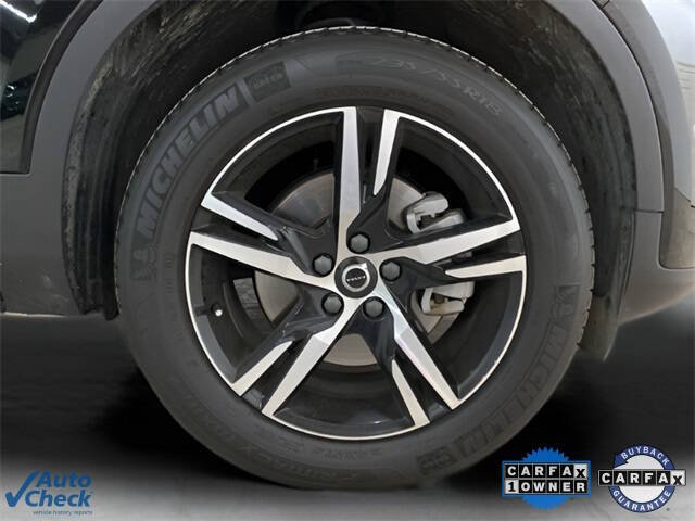 2025 Volvo XC40 B5 Core Bright Theme