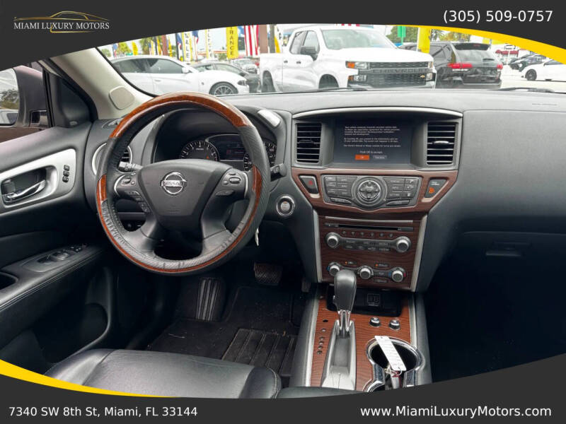 2020 Nissan Pathfinder SL