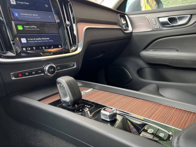 2023 Volvo S60 B5 Ultimate Bright Theme