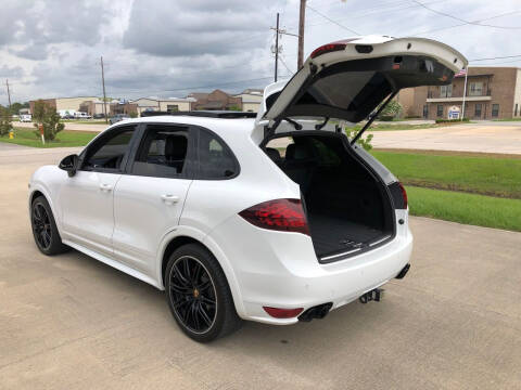2013 Porsche Cayenne GTS