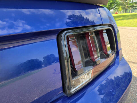 2005 Ford Mustang GT Deluxe