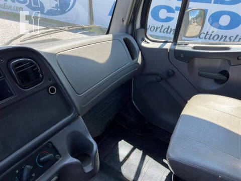 2016 Freightliner M2 106