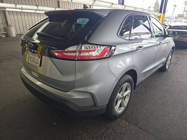 2022 Ford Edge SE