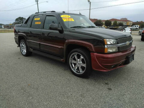 2004 Chevrolet Avalanche for sale at Kelly & Kelly Supermarket of Cars in Fayetteville NC