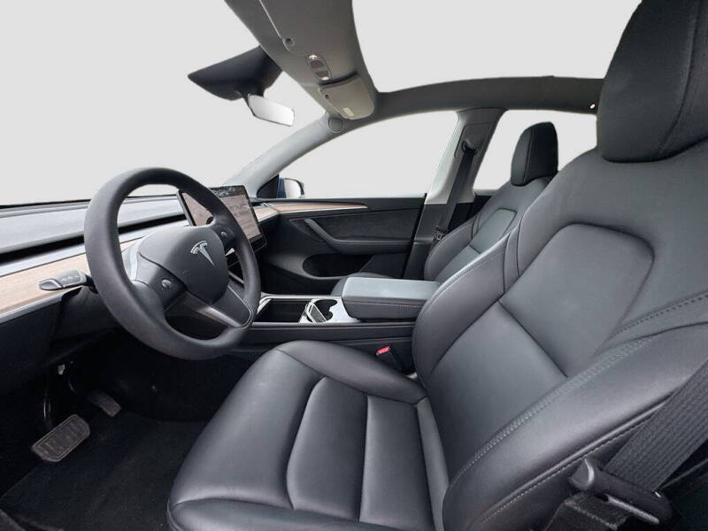 2025 Tesla Model Y Long Range