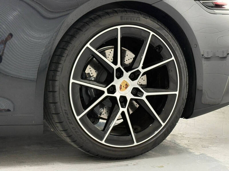 2025 Porsche 911 Carrera