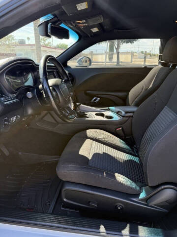 2021 Dodge Challenger SXT