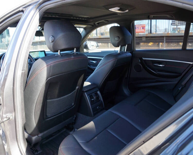 2018 BMW 3 Series 330i xDrive