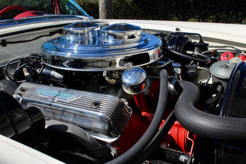 1957 Ford Thunderbird