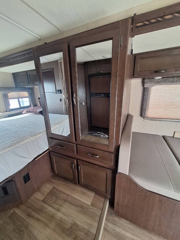 2018 Thor Motor Coach Four Winds 24F