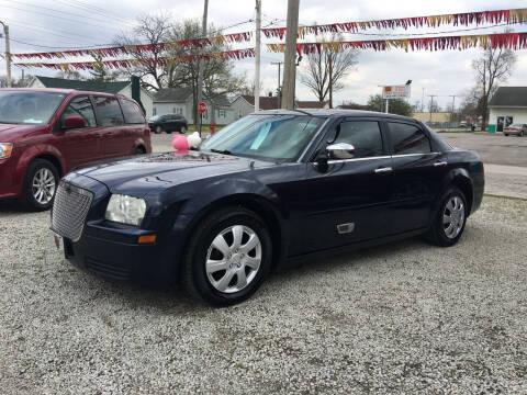 2005 Chrysler 300 for sale at Antique Motors in Plymouth IN