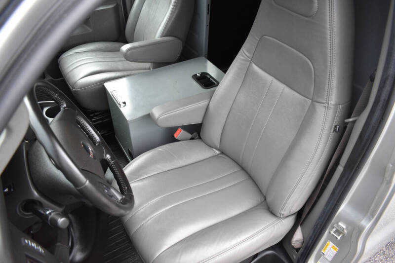 2023 GMC Savana 2500