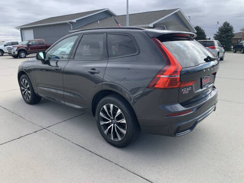 2025 Volvo XC60 B5 Plus Dark Theme