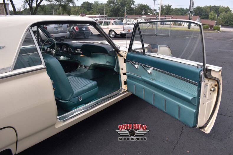 1962 Ford Thunderbird