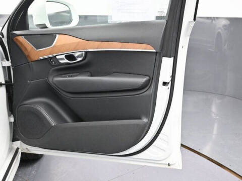 2024 Volvo XC90 B5 Plus Bright Theme