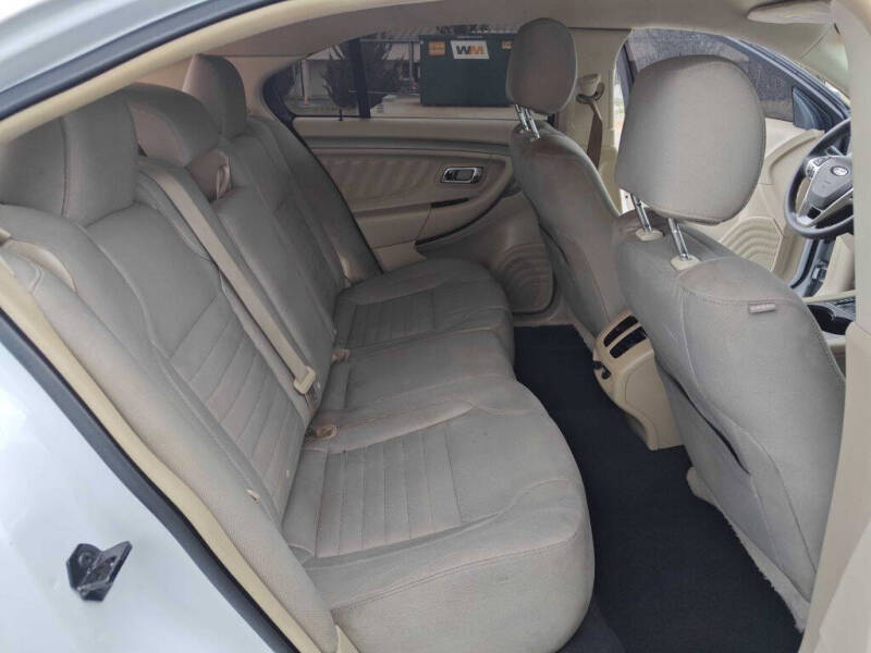 2015 Ford Taurus