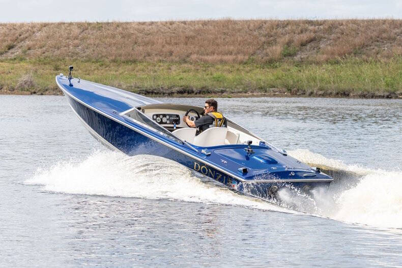 1994 Donzi Marine Classic 22