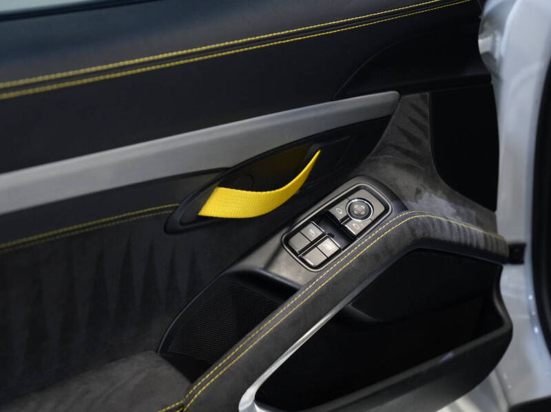2016 Porsche Cayman GT4