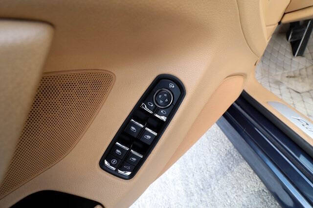 2012 Porsche Panamera 4