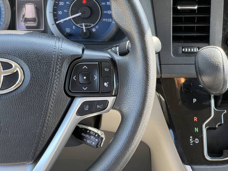 2020 Toyota Sienna LE 7-Passenger