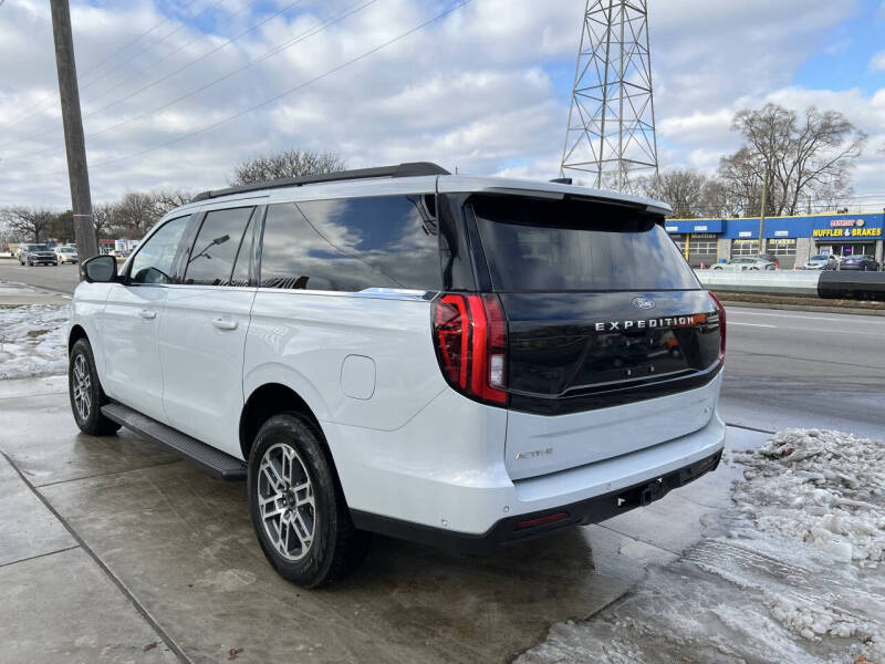 2025 Ford Expedition MAX Active