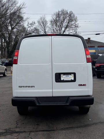 2019 GMC Savana 2500
