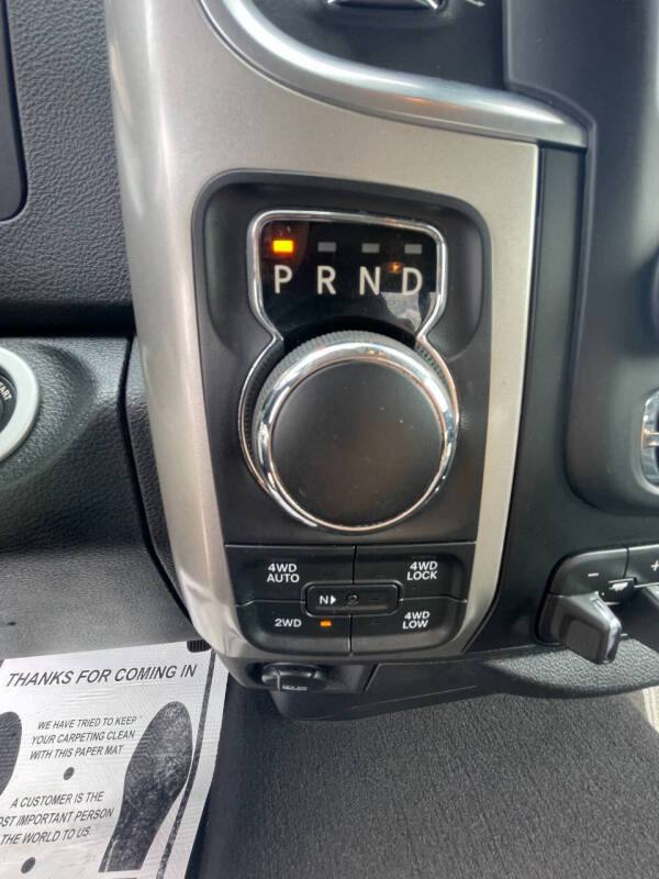 2017 RAM 1500 SLT