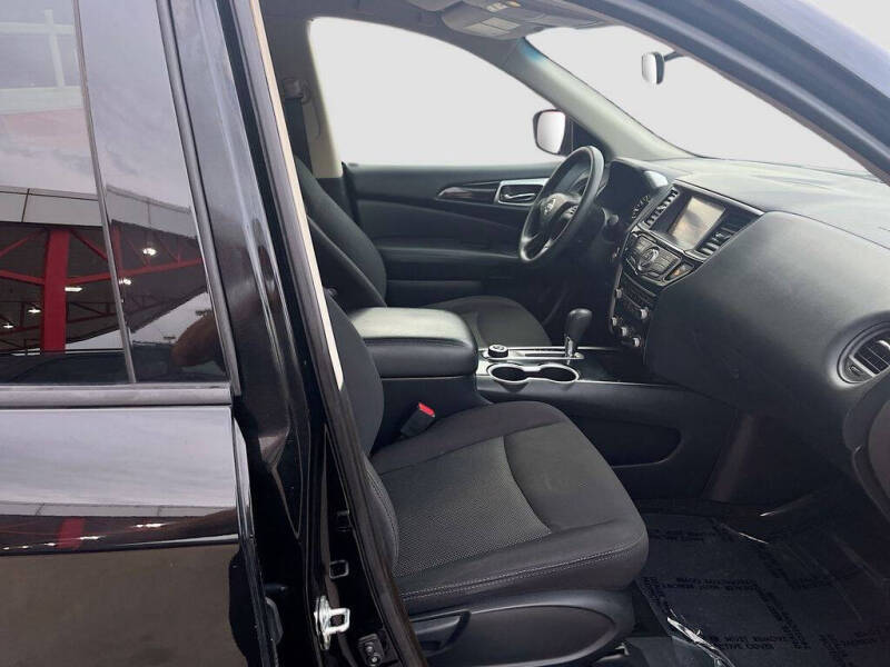 2020 Nissan Pathfinder S