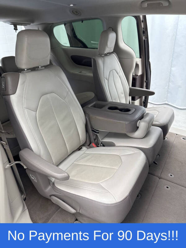 2017 Chrysler Pacifica Touring-L