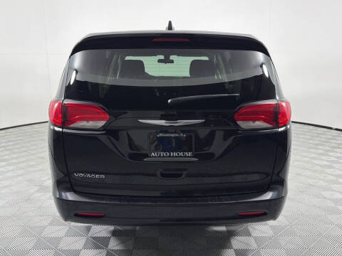 2022 Chrysler Voyager LX