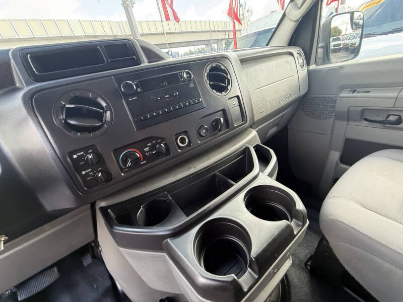 2012 Ford E-350