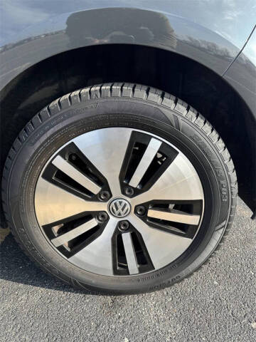 2019 Volkswagen e-Golf SE