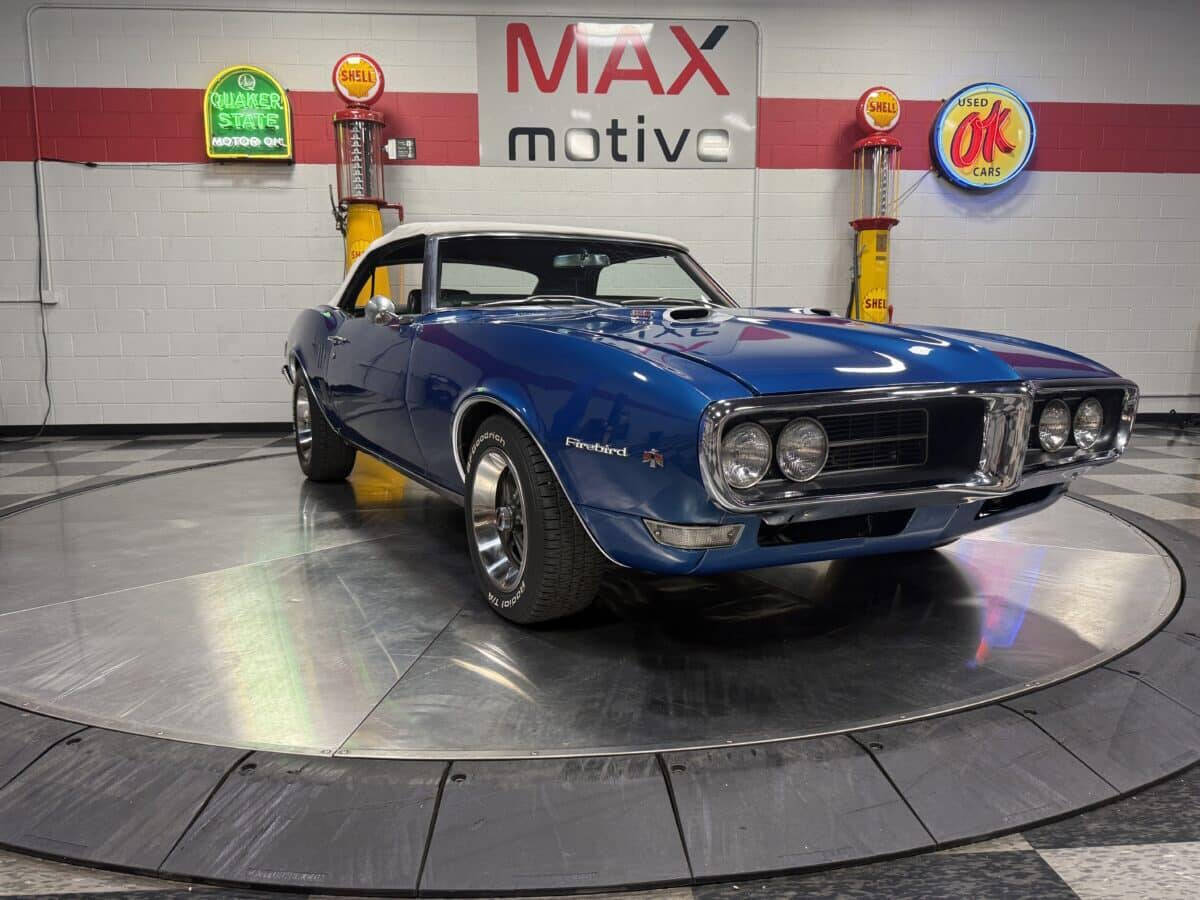 1968 Pontiac Firebird 3